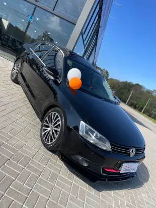 VOLKSWAGEN-JETTA-2.0 TSI HIGHLINE 200CV GASOLINA 4P TIPTRONIC VOLKSWAGEN-JETTA-2013