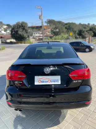 VOLKSWAGEN-JETTA-2013