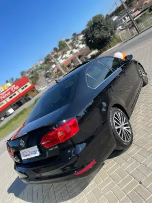VOLKSWAGEN-JETTA-2.0 TSI HIGHLINE 200CV GASOLINA 4P TIPTRONIC VOLKSWAGEN-JETTA-2013