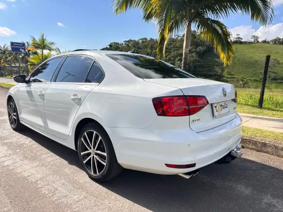 VOLKSWAGEN-JETTA-2016