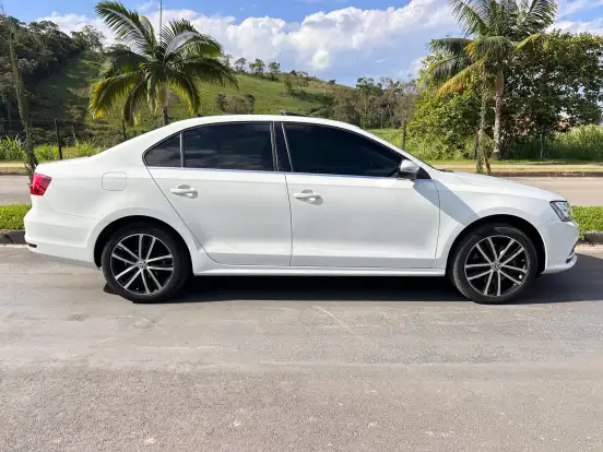VOLKSWAGEN-JETTA-2.0 TSI HIGHLINE 211CV GASOLINA 4P TIPTRONIC VOLKSWAGEN-JETTA-2016