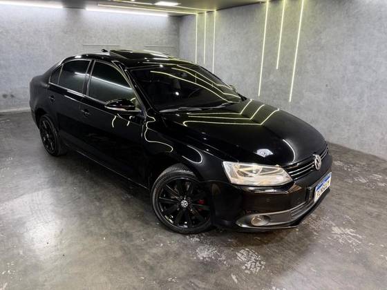 VOLKSWAGEN JETTA 2.0 COMFORTLINE FLEX 4P MANUAL