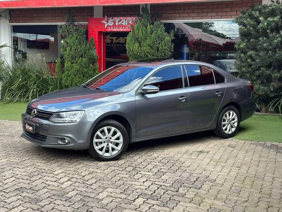 VOLKSWAGEN JETTA 2.0 COMFORTLINE FLEX 4P TIPTRONIC
