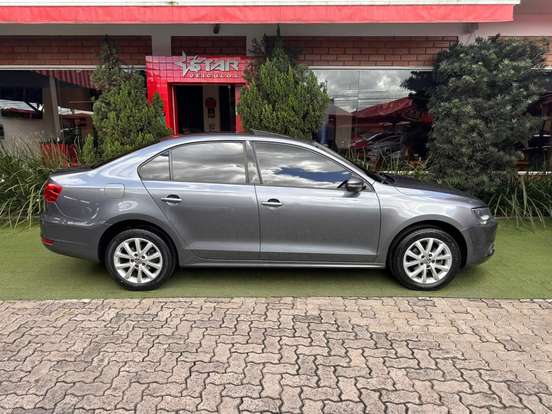 VOLKSWAGEN-JETTA-2.0 COMFORTLINE FLEX 4P TIPTRONIC VOLKSWAGEN-JETTA-2011