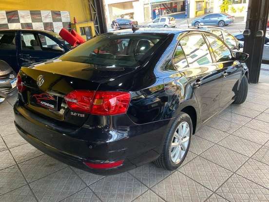 VOLKSWAGEN-JETTA-2013