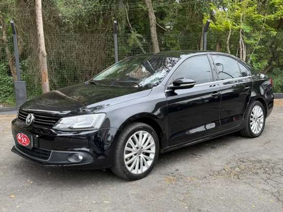VOLKSWAGEN-JETTA-2.0 TSI HIGHLINE 211CV GASOLINA 4P TIPTRONIC VOLKSWAGEN-JETTA-2013