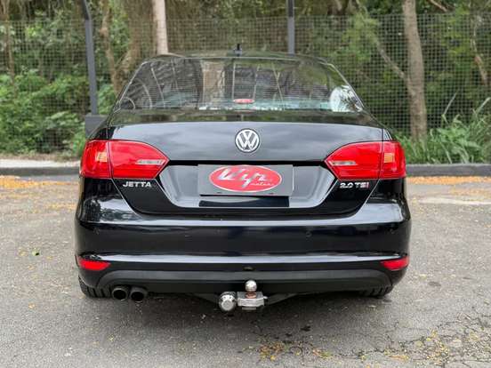 VOLKSWAGEN-JETTA-2013