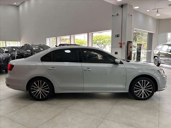 VOLKSWAGEN-JETTA-2.0 TSI HIGHLINE 211CV GASOLINA 4P TIPTRONIC VOLKSWAGEN-JETTA-2017