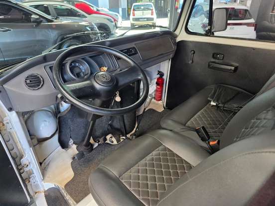 VOLKSWAGEN-KOMBI-1.4 MI FURGÃO 8V FLEX 3P MANUAL VOLKSWAGEN-KOMBI-2007