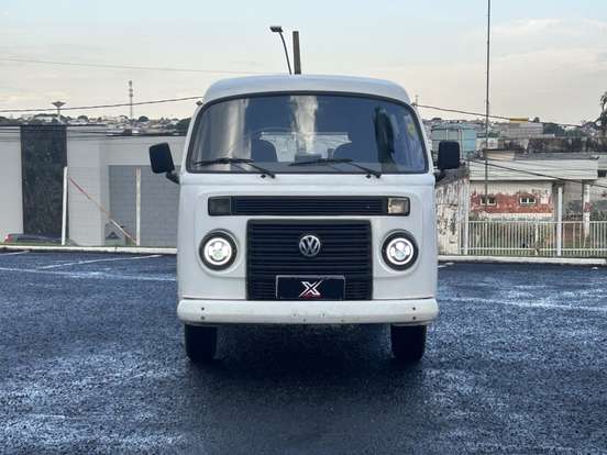 VOLKSWAGEN-KOMBI-2011