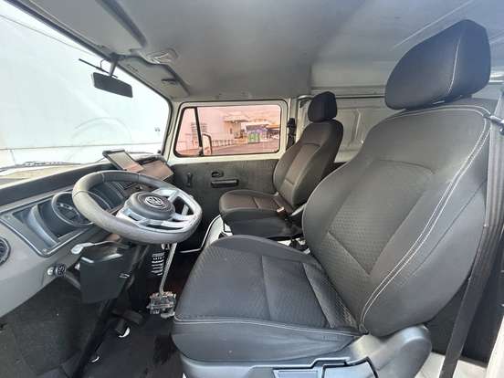 VOLKSWAGEN-KOMBI-1.4 MI FURGÃO 8V FLEX 3P MANUAL VOLKSWAGEN-KOMBI-2011