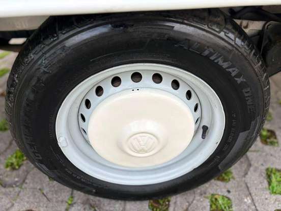 VOLKSWAGEN-KOMBI-1996
