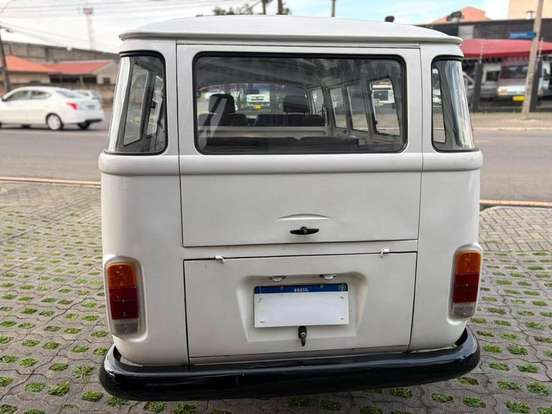 VOLKSWAGEN-KOMBI-1.6 LUXO 8V GASOLINA 3P MANUAL VOLKSWAGEN-KOMBI-1996