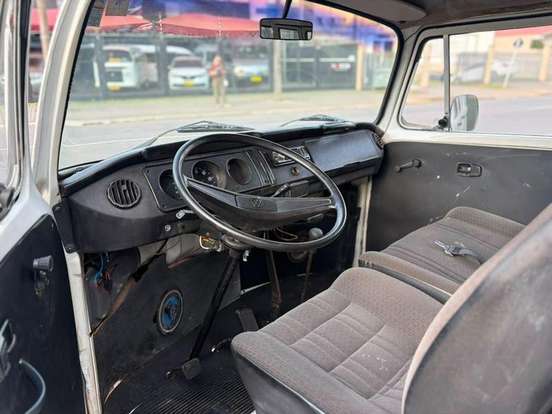 VOLKSWAGEN-KOMBI-1.6 LUXO 8V GASOLINA 3P MANUAL VOLKSWAGEN-KOMBI-1996