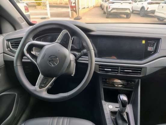 VOLKSWAGEN-NIVUS-1.0 200 TSI TOTAL FLEX HIGHLINE AUTOMÁTICO VOLKSWAGEN-NIVUS-2025