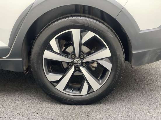 VOLKSWAGEN-NIVUS-1.0 200 TSI TOTAL FLEX HIGHLINE AUTOMÁTICO VOLKSWAGEN-NIVUS-2024