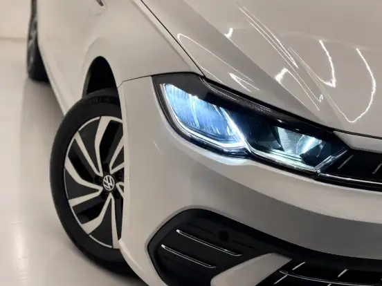VOLKSWAGEN-POLO-2023