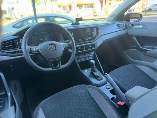 VOLKSWAGEN-POLO-2018