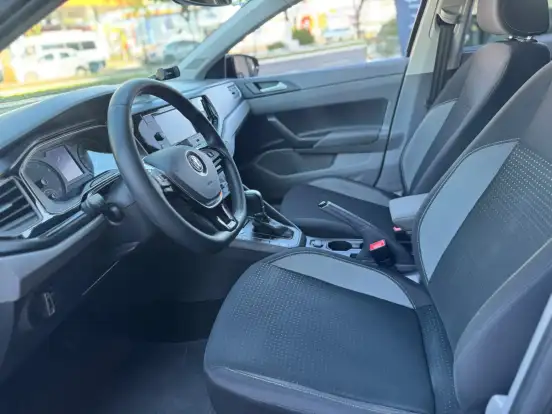 VOLKSWAGEN-POLO-2018