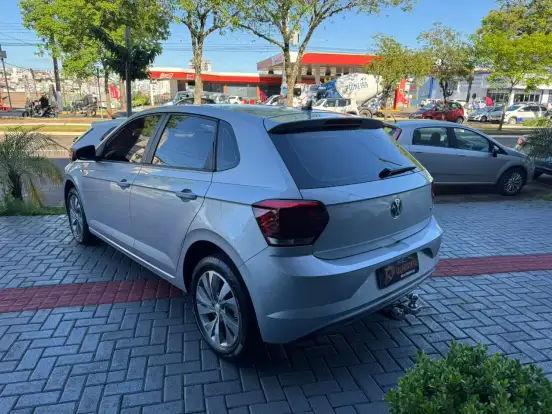 VOLKSWAGEN-POLO-1.0 200 TSI HIGHLINE AUTOMÁTICO VOLKSWAGEN-POLO-2018