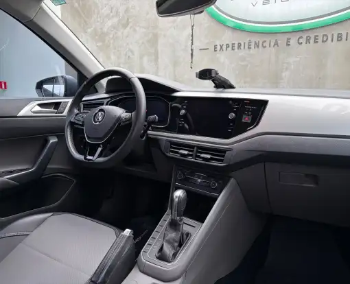 VOLKSWAGEN-POLO-2019