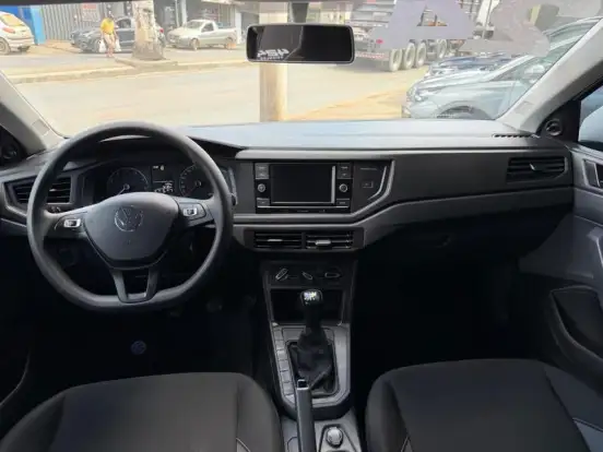 VOLKSWAGEN-POLO-2023