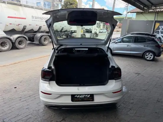 VOLKSWAGEN-POLO-2023