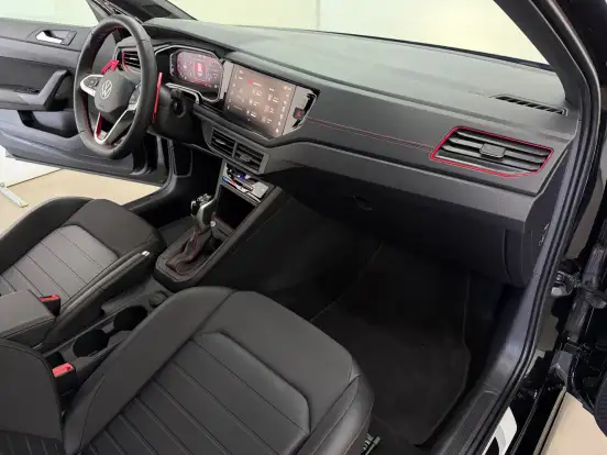 VOLKSWAGEN-POLO-2023