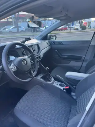 VOLKSWAGEN-POLO-2019
