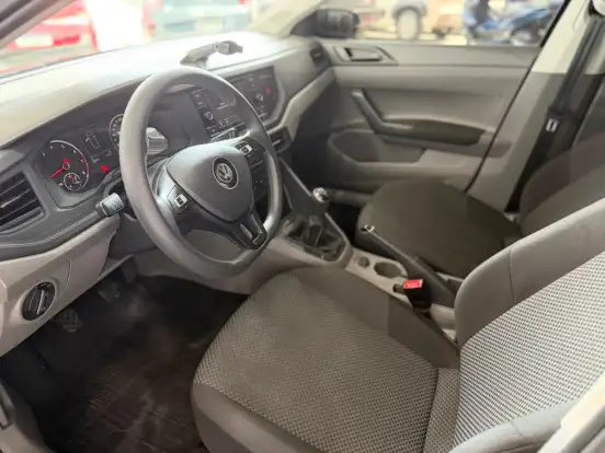 VOLKSWAGEN-POLO-2019