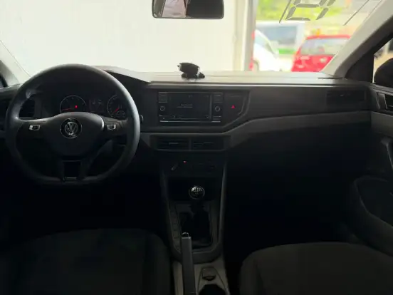 VOLKSWAGEN-POLO-2019