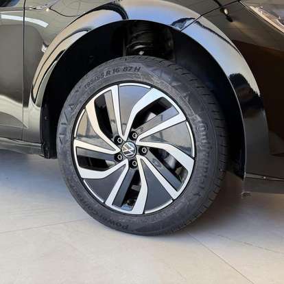 VOLKSWAGEN-POLO-2023