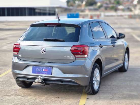 VOLKSWAGEN-POLO-1.0 200 TSI COMFORTLINE AUTOMÁTICO VOLKSWAGEN-POLO-2017