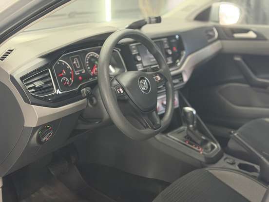 VOLKSWAGEN-POLO-2018