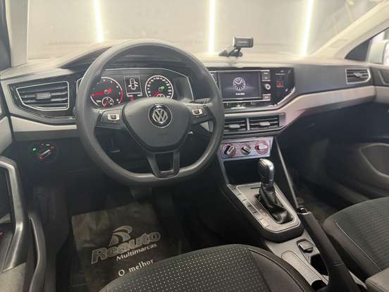 VOLKSWAGEN-POLO-1.0 200 TSI COMFORTLINE AUTOMÁTICO VOLKSWAGEN-POLO-2018