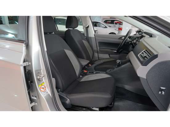 VOLKSWAGEN-POLO-1.0 200 TSI COMFORTLINE AUTOMÁTICO VOLKSWAGEN-POLO-2018