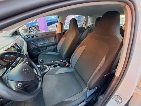 VOLKSWAGEN-POLO-2024