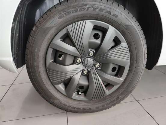 VOLKSWAGEN-POLO-2025