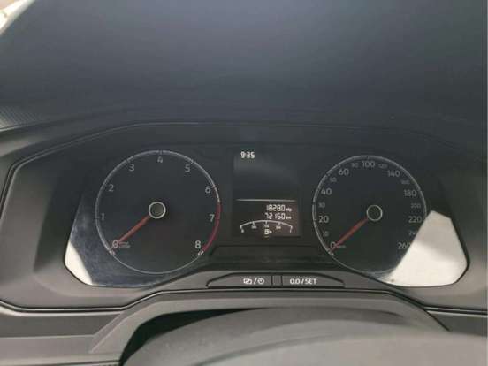 VOLKSWAGEN-POLO-2023