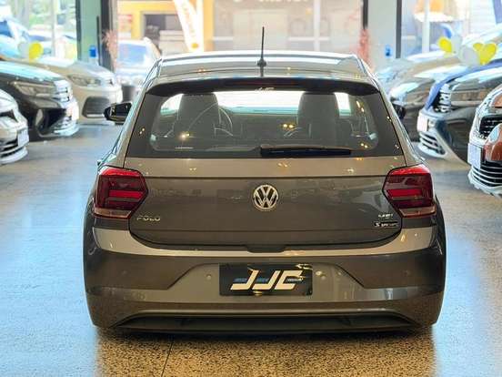 VOLKSWAGEN-POLO-2018