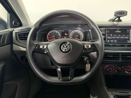 VOLKSWAGEN-POLO-2018