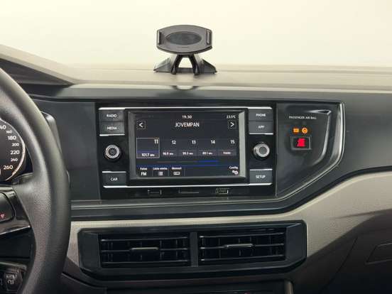 VOLKSWAGEN-POLO-2018