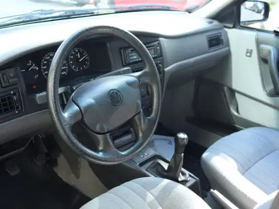 VOLKSWAGEN-QUANTUM-1.8 I CL 8V GASOLINA 4P MANUAL VOLKSWAGEN-QUANTUM-1995