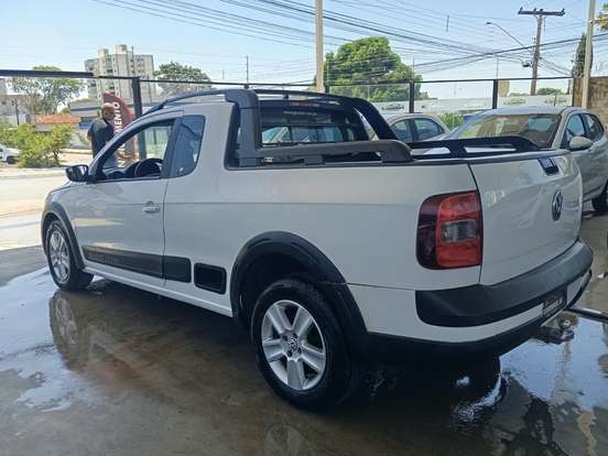 VOLKSWAGEN-SAVEIRO-2011