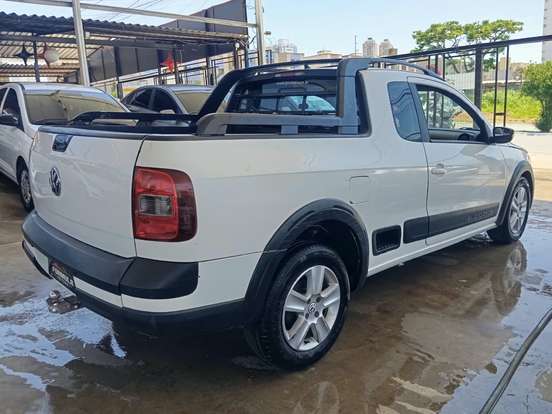 VOLKSWAGEN-SAVEIRO-2011