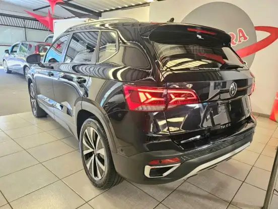 VOLKSWAGEN-TAOS-2023