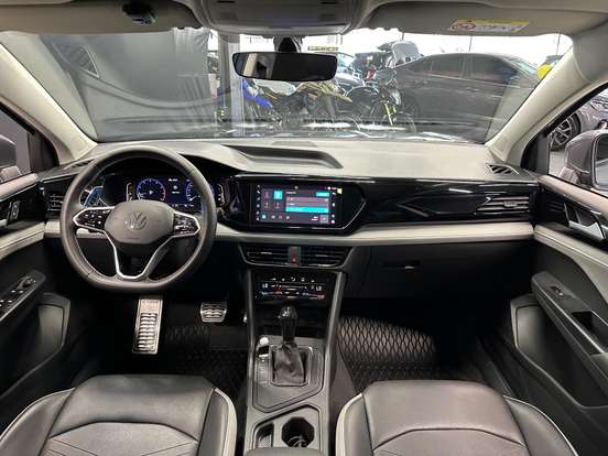 VOLKSWAGEN-TAOS-2024
