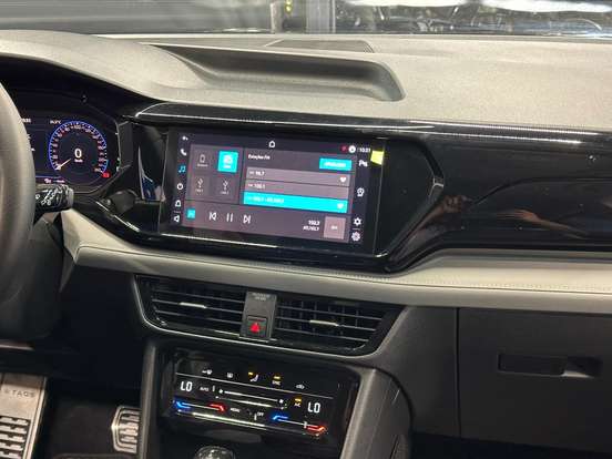 VOLKSWAGEN-TAOS-2024