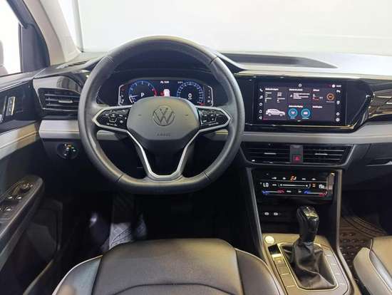 VOLKSWAGEN-TAOS-2023