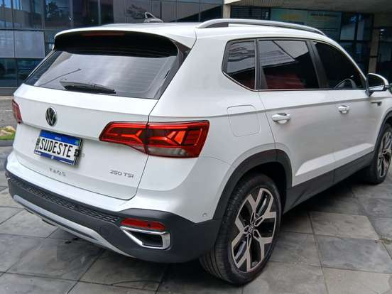 VOLKSWAGEN-TAOS-1.4 250 TSI TOTAL FLEX HIGHLINE AUTOMÁTICO VOLKSWAGEN-TAOS-2024